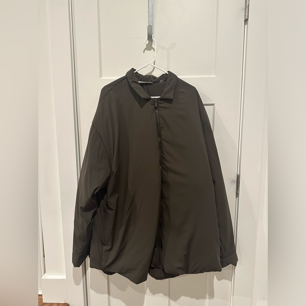 Fear of God essentials, nylon filled jacket men’s large
